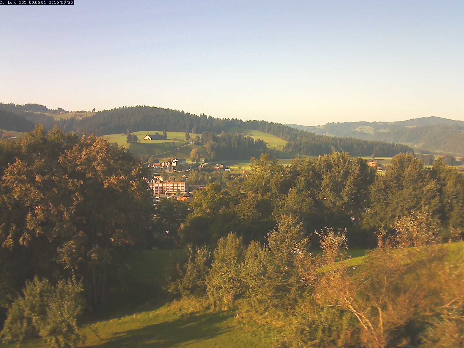Webcam-Bild: Aussicht vom Dorfberg in Langnau 20160925-090601