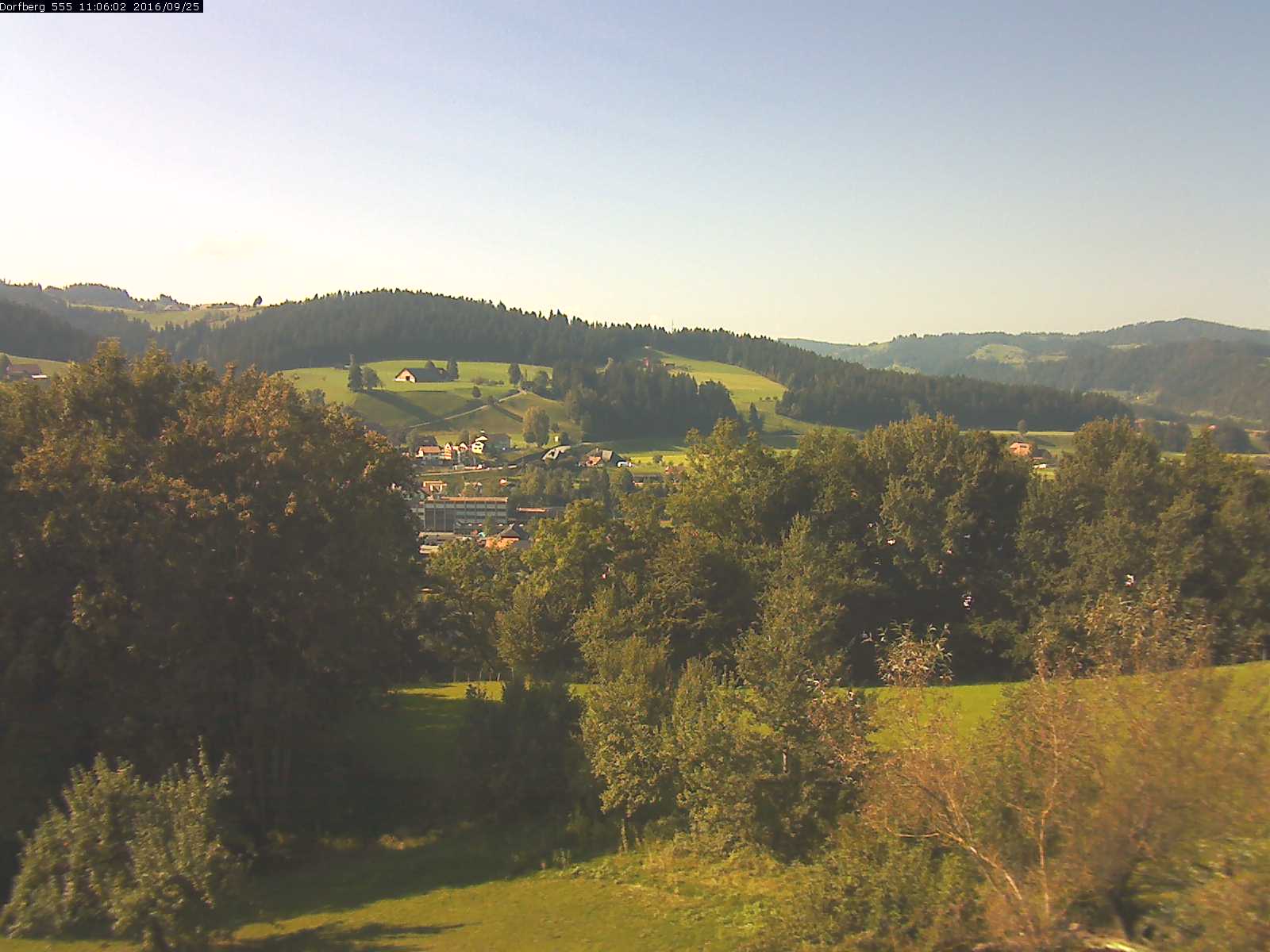 Webcam-Bild: Aussicht vom Dorfberg in Langnau 20160925-110601