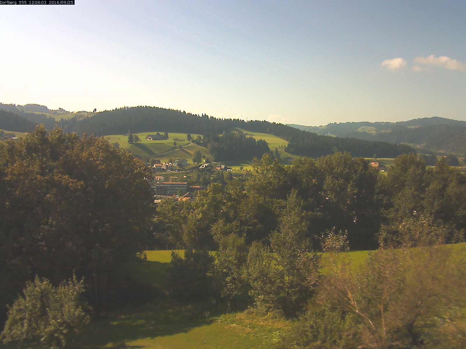 Webcam-Bild: Aussicht vom Dorfberg in Langnau 20160925-120602