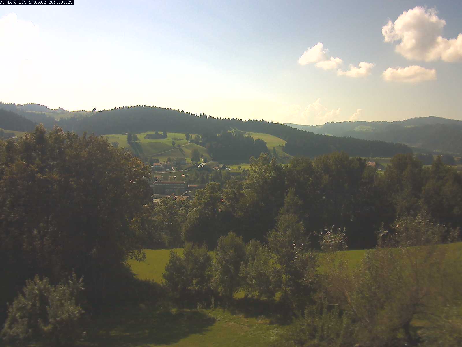 Webcam-Bild: Aussicht vom Dorfberg in Langnau 20160925-140601