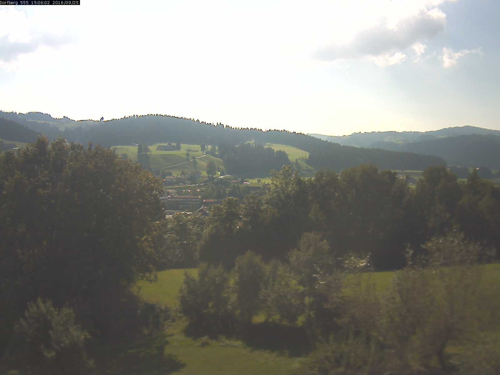 Webcam-Bild: Aussicht vom Dorfberg in Langnau 20160925-150601
