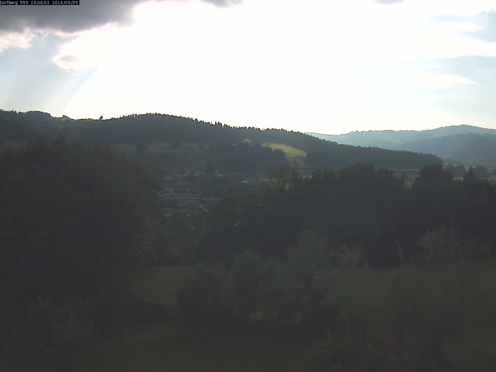 Webcam-Bild: Aussicht vom Dorfberg in Langnau 20160925-160602