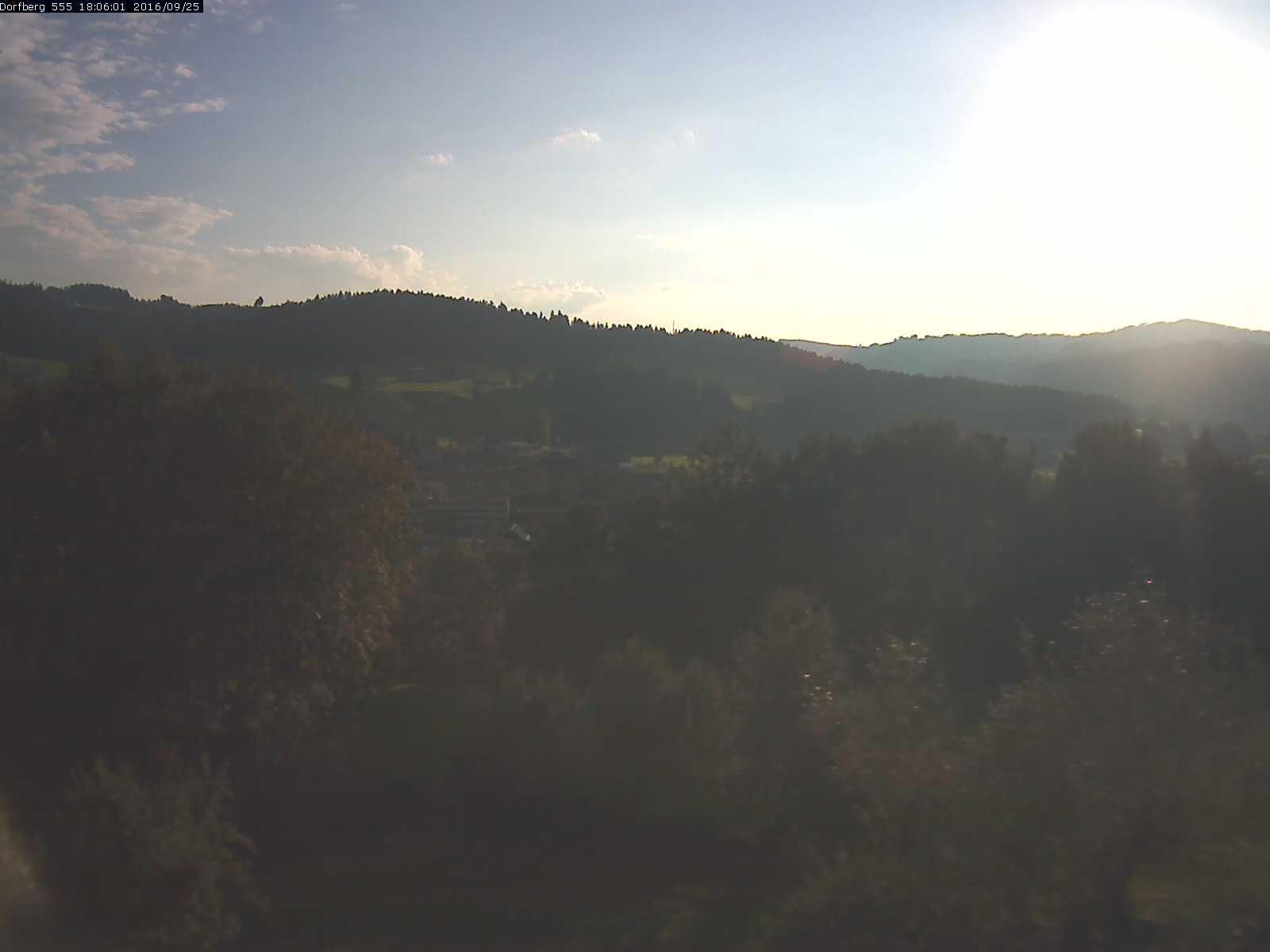 Webcam-Bild: Aussicht vom Dorfberg in Langnau 20160925-180601
