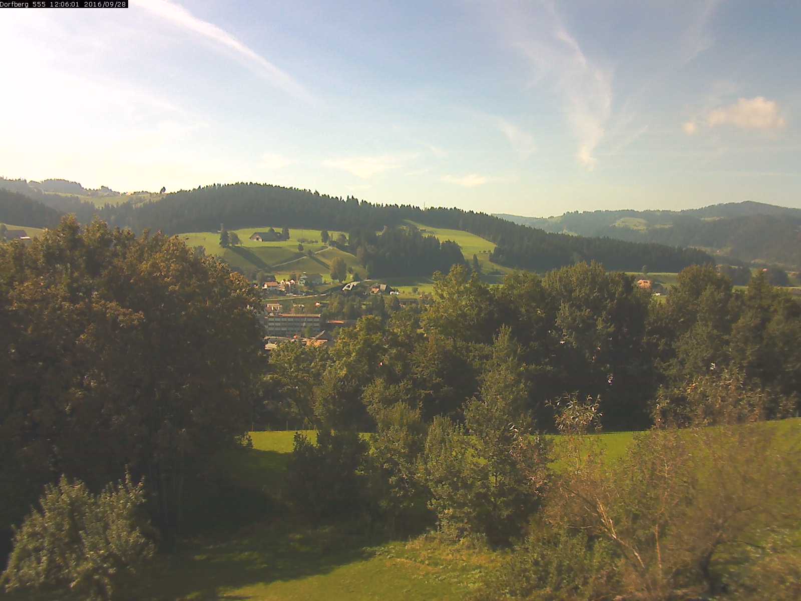 Webcam-Bild: Aussicht vom Dorfberg in Langnau 20160928-120601