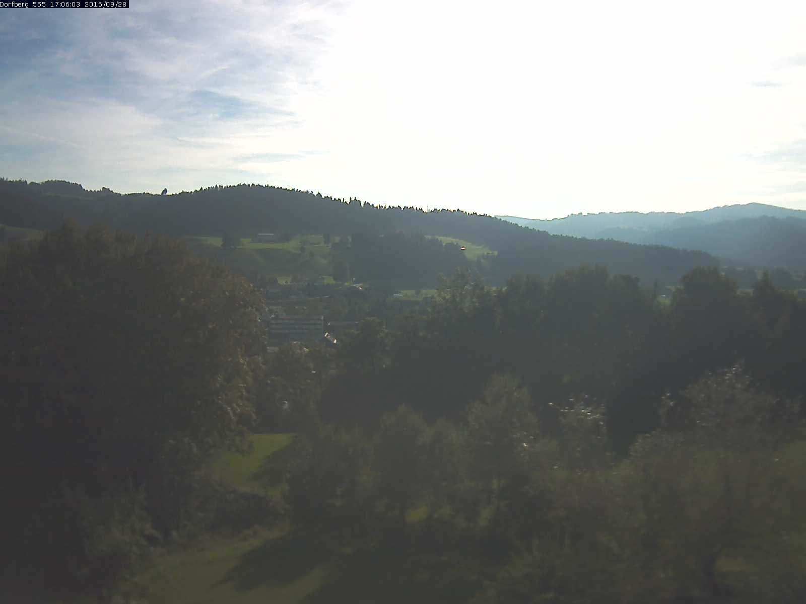 Webcam-Bild: Aussicht vom Dorfberg in Langnau 20160928-170601
