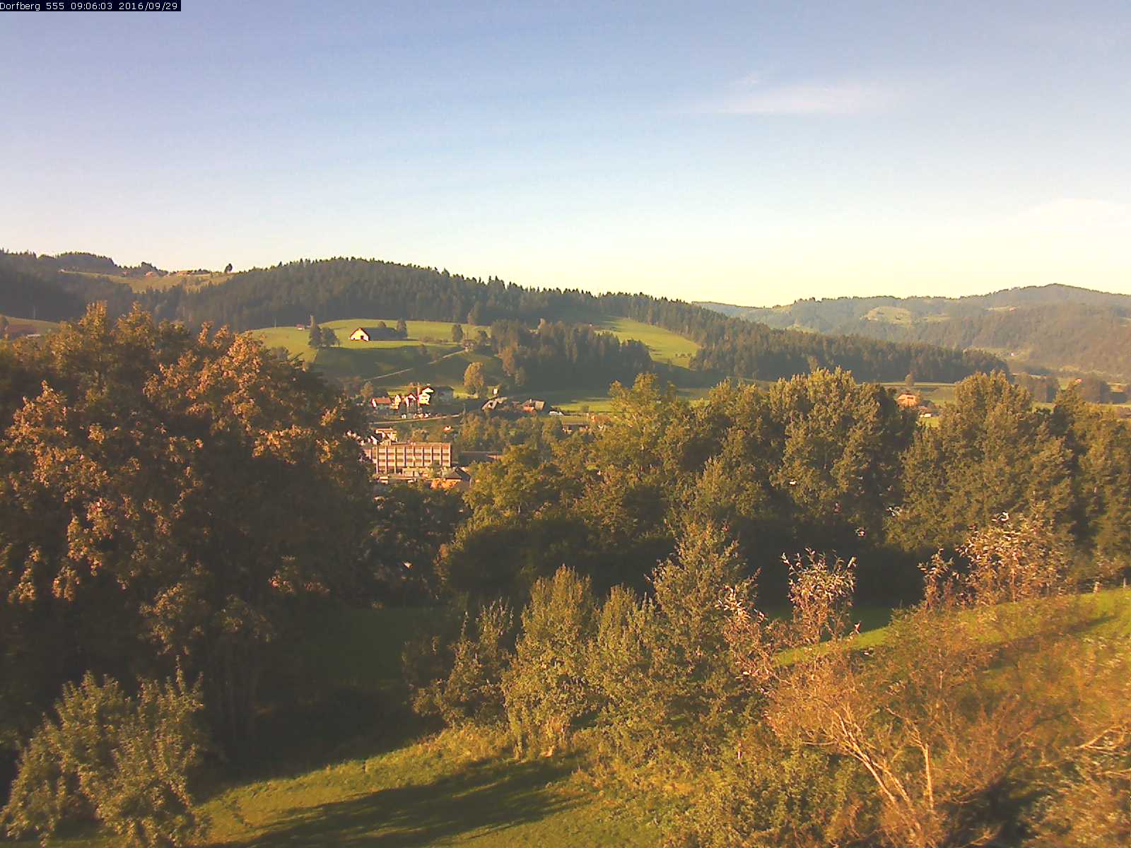 Webcam-Bild: Aussicht vom Dorfberg in Langnau 20160929-090601