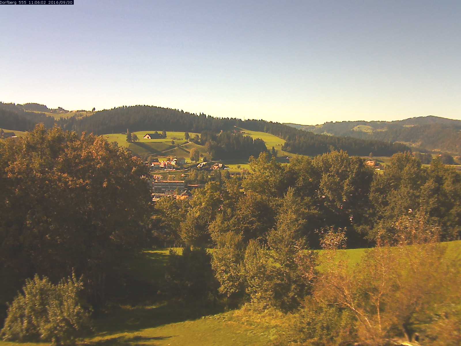 Webcam-Bild: Aussicht vom Dorfberg in Langnau 20160930-110601