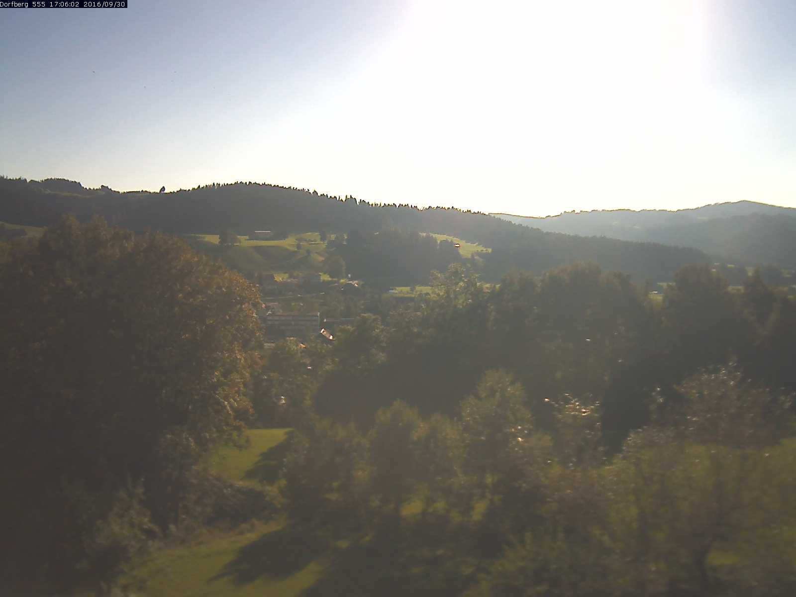 Webcam-Bild: Aussicht vom Dorfberg in Langnau 20160930-170601