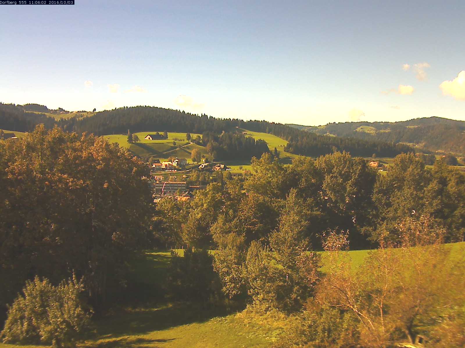 Webcam-Bild: Aussicht vom Dorfberg in Langnau 20161003-110601