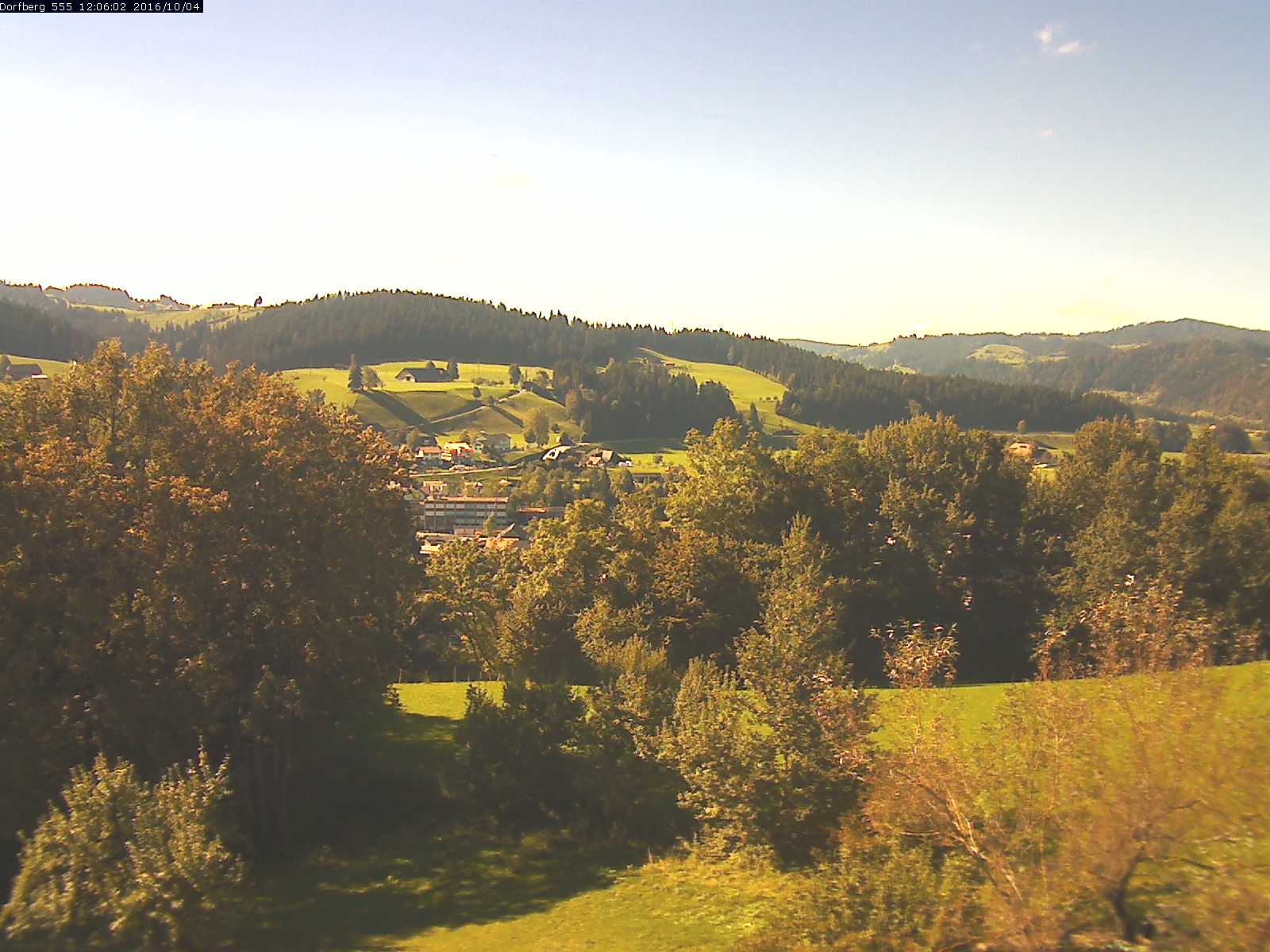 Webcam-Bild: Aussicht vom Dorfberg in Langnau 20161004-120601