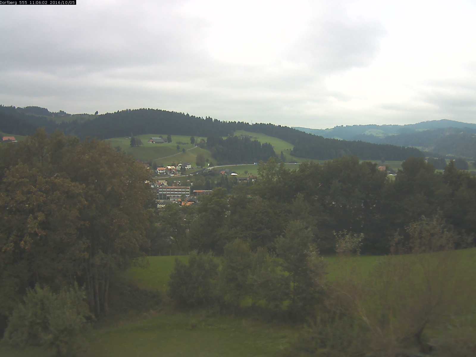 Webcam-Bild: Aussicht vom Dorfberg in Langnau 20161005-110601