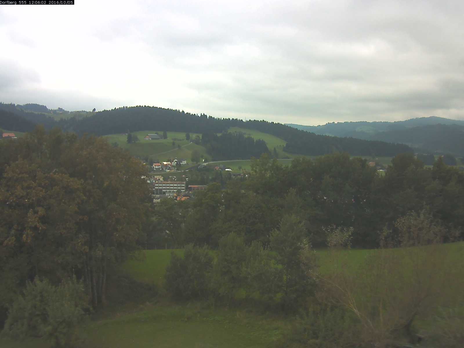 Webcam-Bild: Aussicht vom Dorfberg in Langnau 20161005-120601