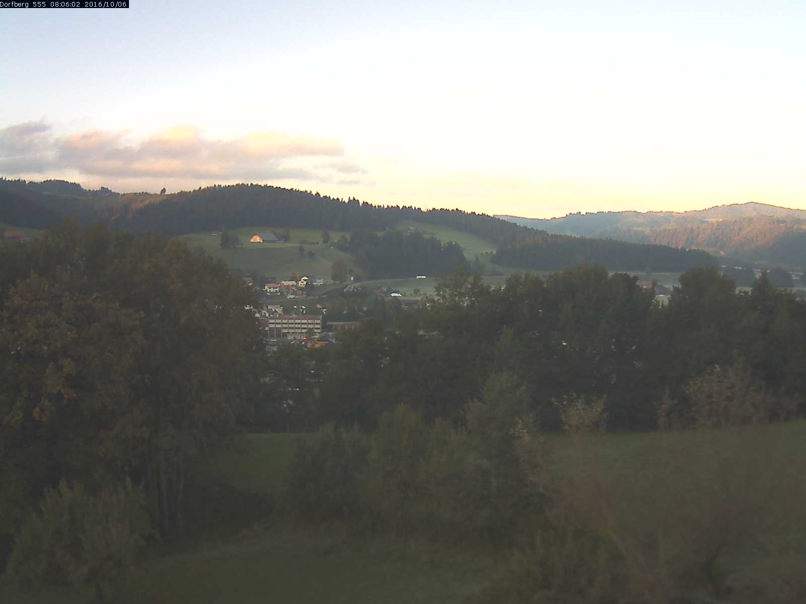Webcam-Bild: Aussicht vom Dorfberg in Langnau 20161006-080601