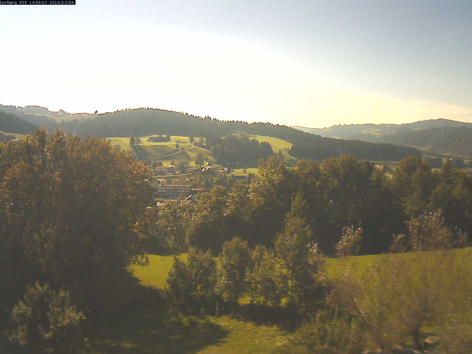 Webcam-Bild: Aussicht vom Dorfberg in Langnau 20161006-140601