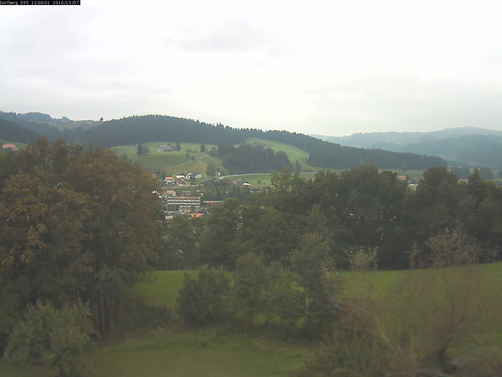 Webcam-Bild: Aussicht vom Dorfberg in Langnau 20161007-120601