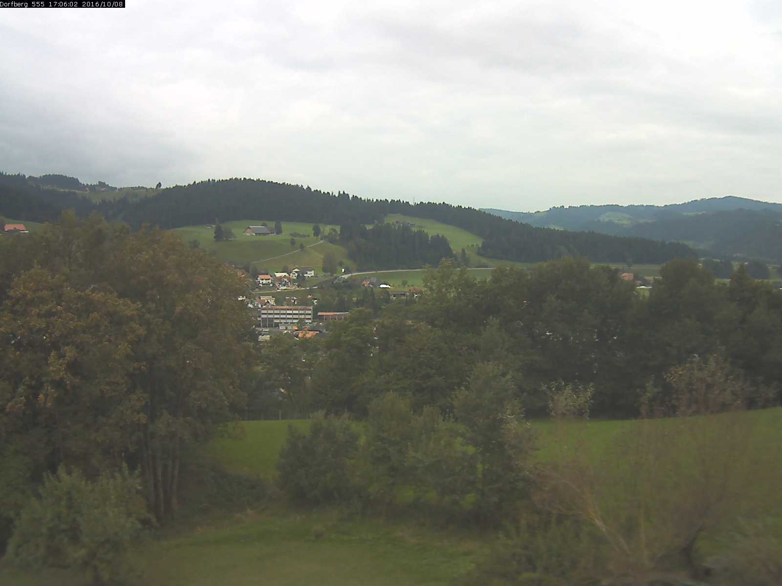 Webcam-Bild: Aussicht vom Dorfberg in Langnau 20161008-170601