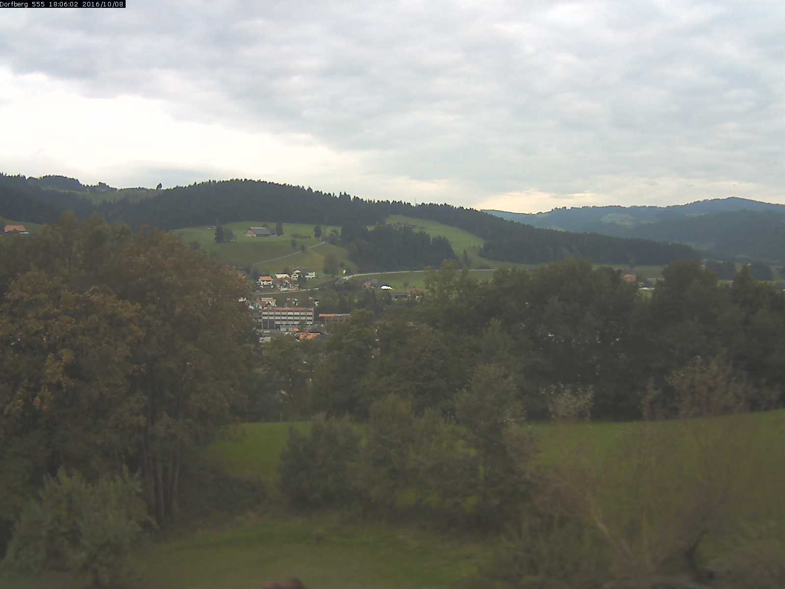 Webcam-Bild: Aussicht vom Dorfberg in Langnau 20161008-180601