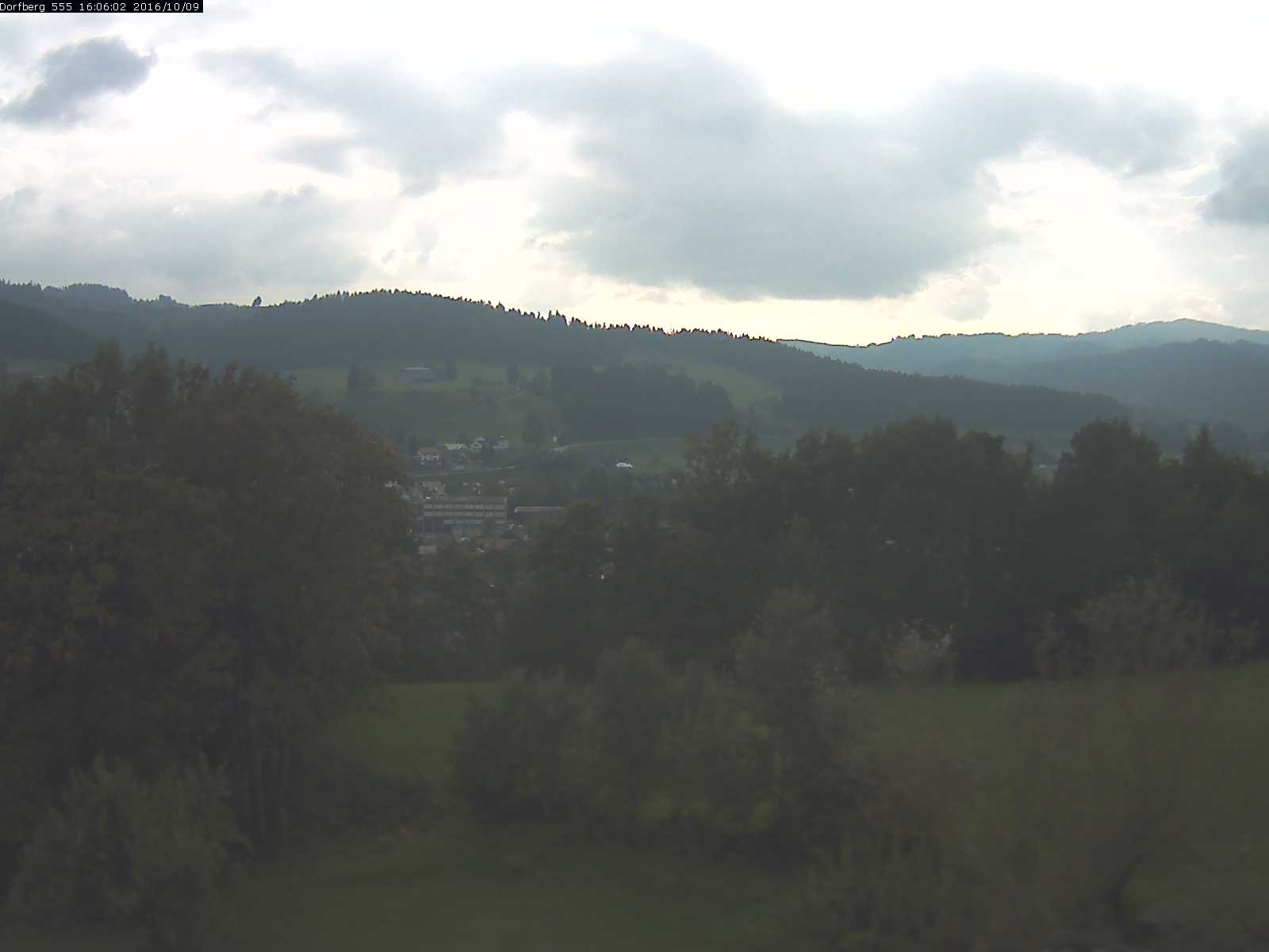 Webcam-Bild: Aussicht vom Dorfberg in Langnau 20161009-160601