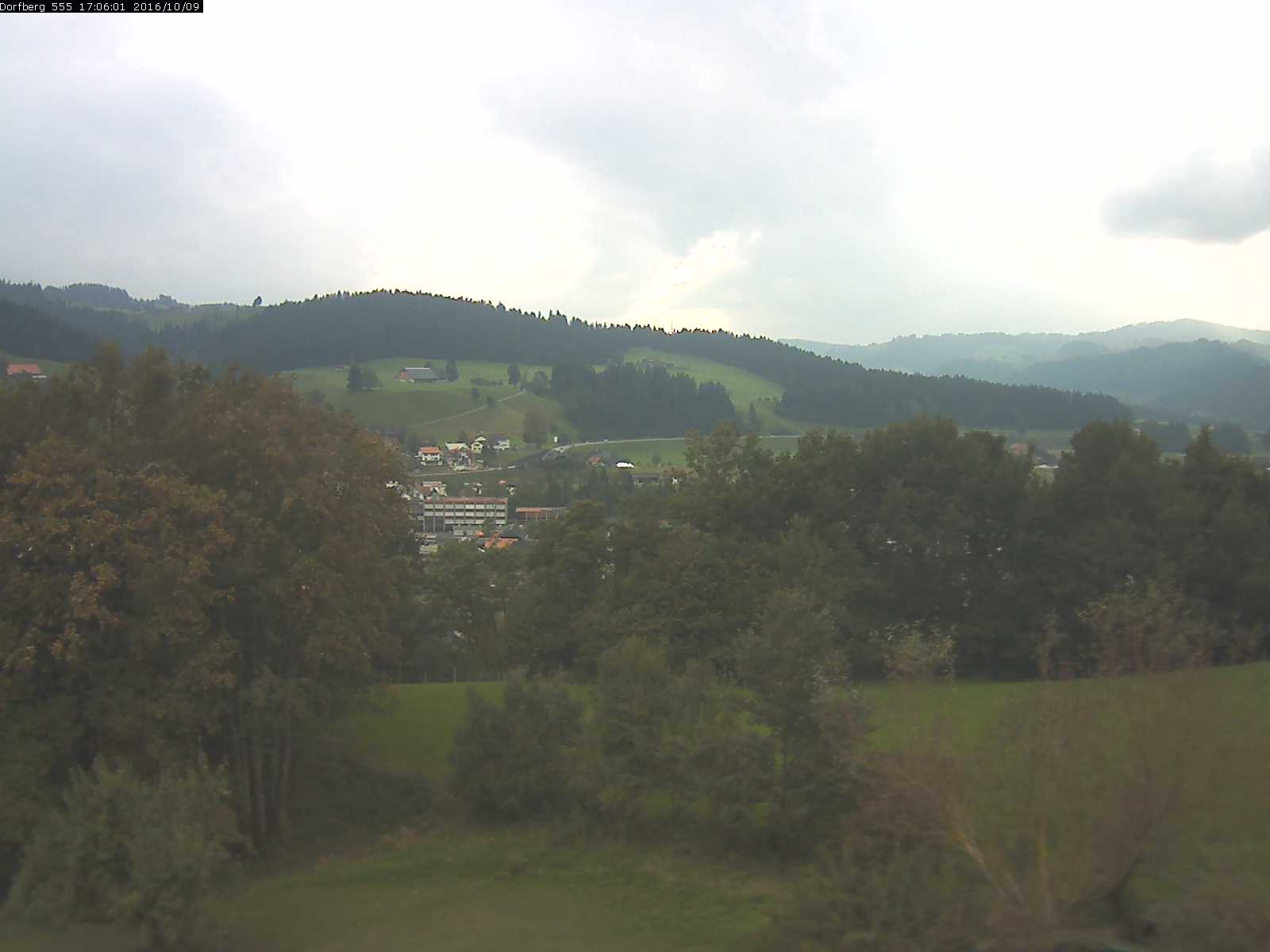 Webcam-Bild: Aussicht vom Dorfberg in Langnau 20161009-170601