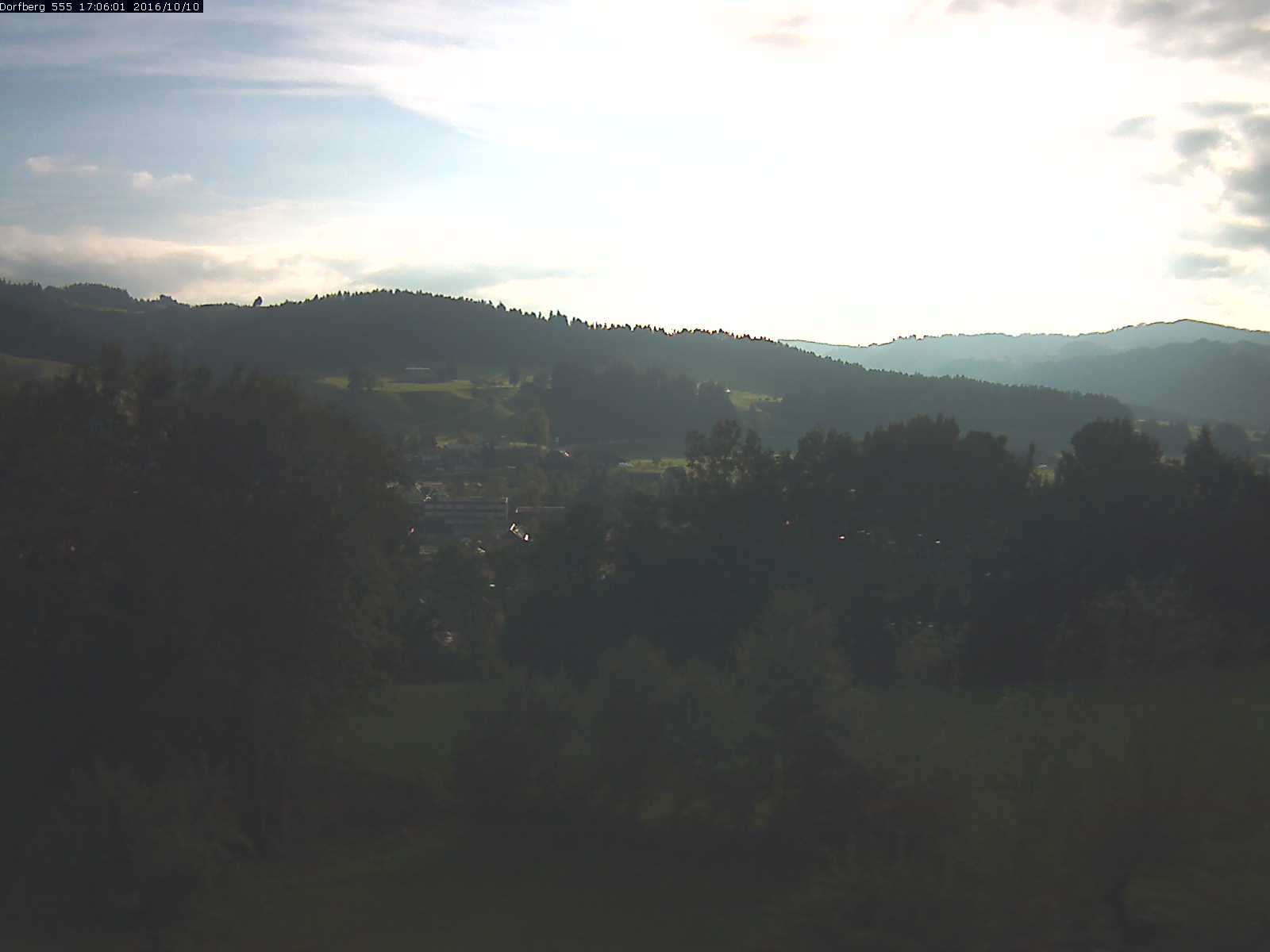 Webcam-Bild: Aussicht vom Dorfberg in Langnau 20161010-170601