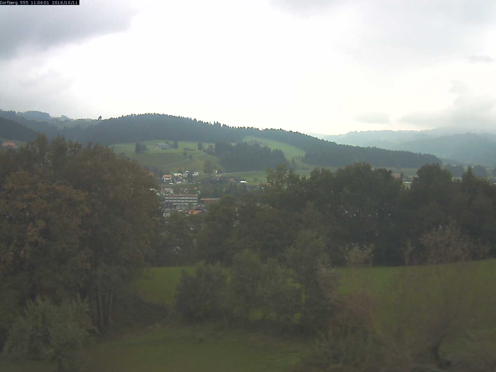 Webcam-Bild: Aussicht vom Dorfberg in Langnau 20161011-110601