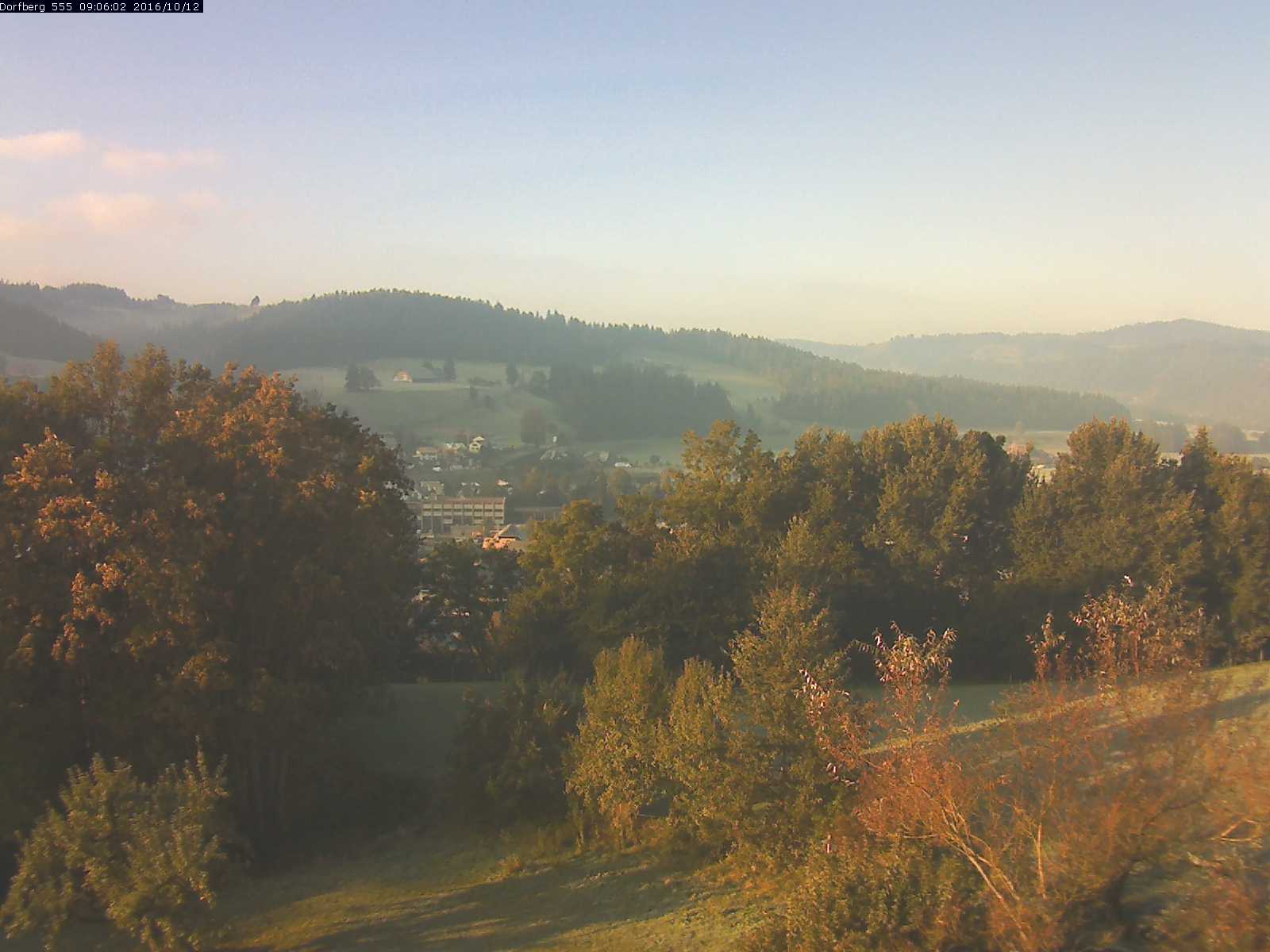 Webcam-Bild: Aussicht vom Dorfberg in Langnau 20161012-090601