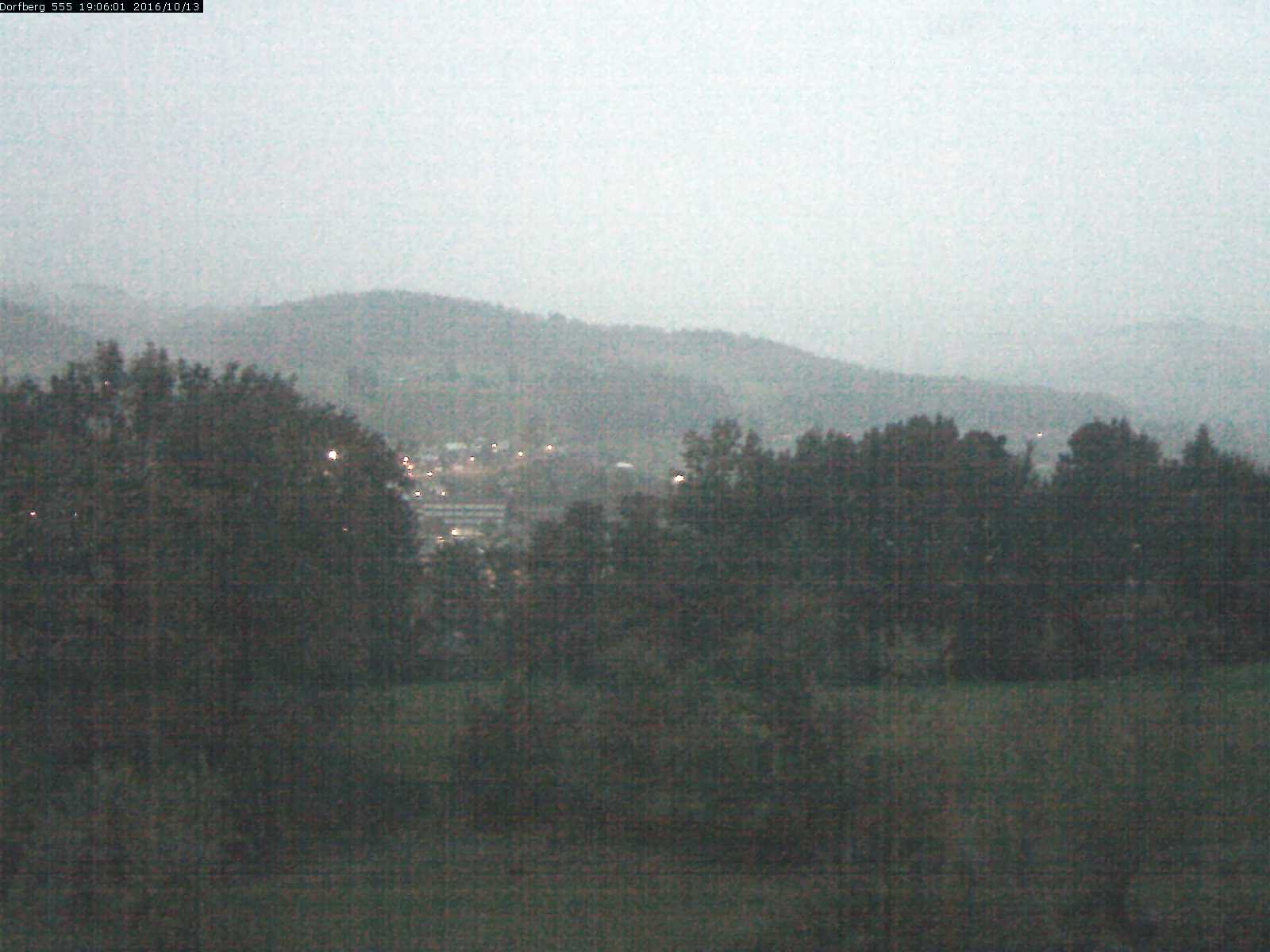 Webcam-Bild: Aussicht vom Dorfberg in Langnau 20161013-190601