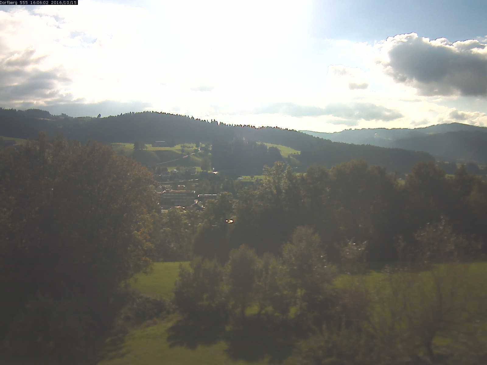 Webcam-Bild: Aussicht vom Dorfberg in Langnau 20161015-160601