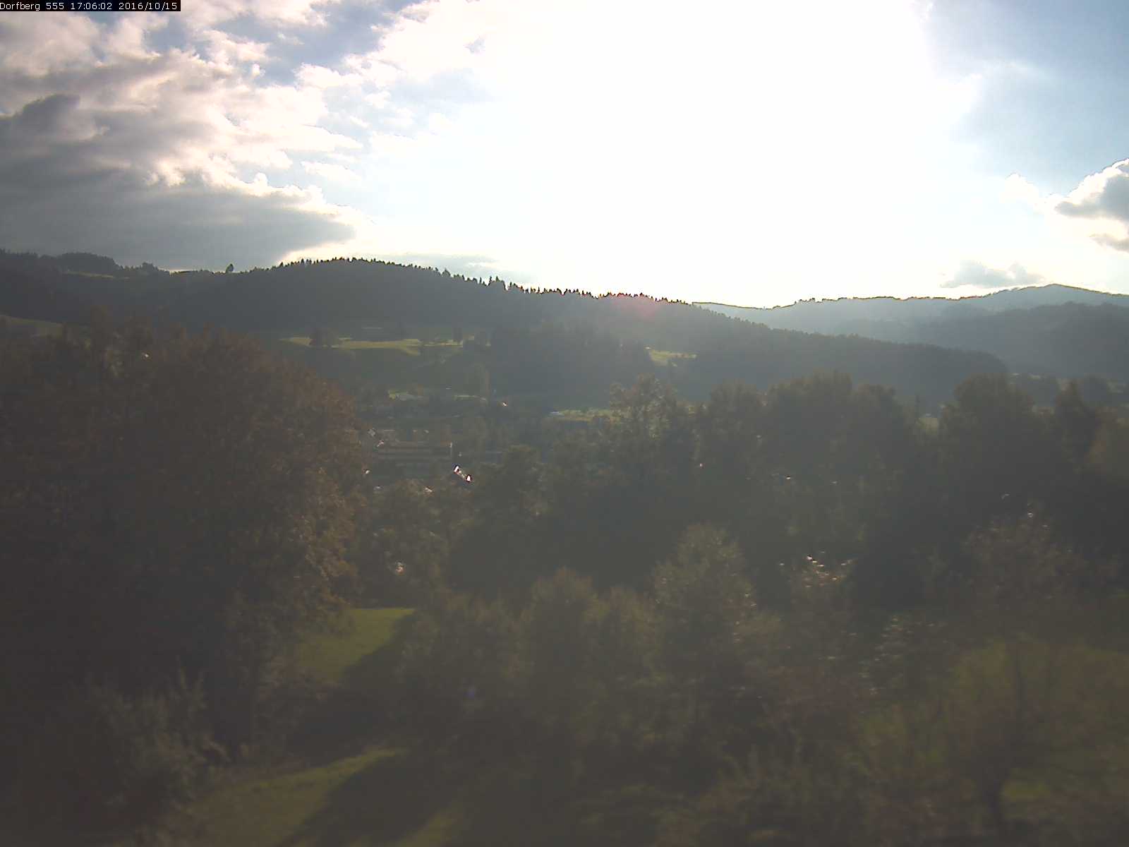 Webcam-Bild: Aussicht vom Dorfberg in Langnau 20161015-170601
