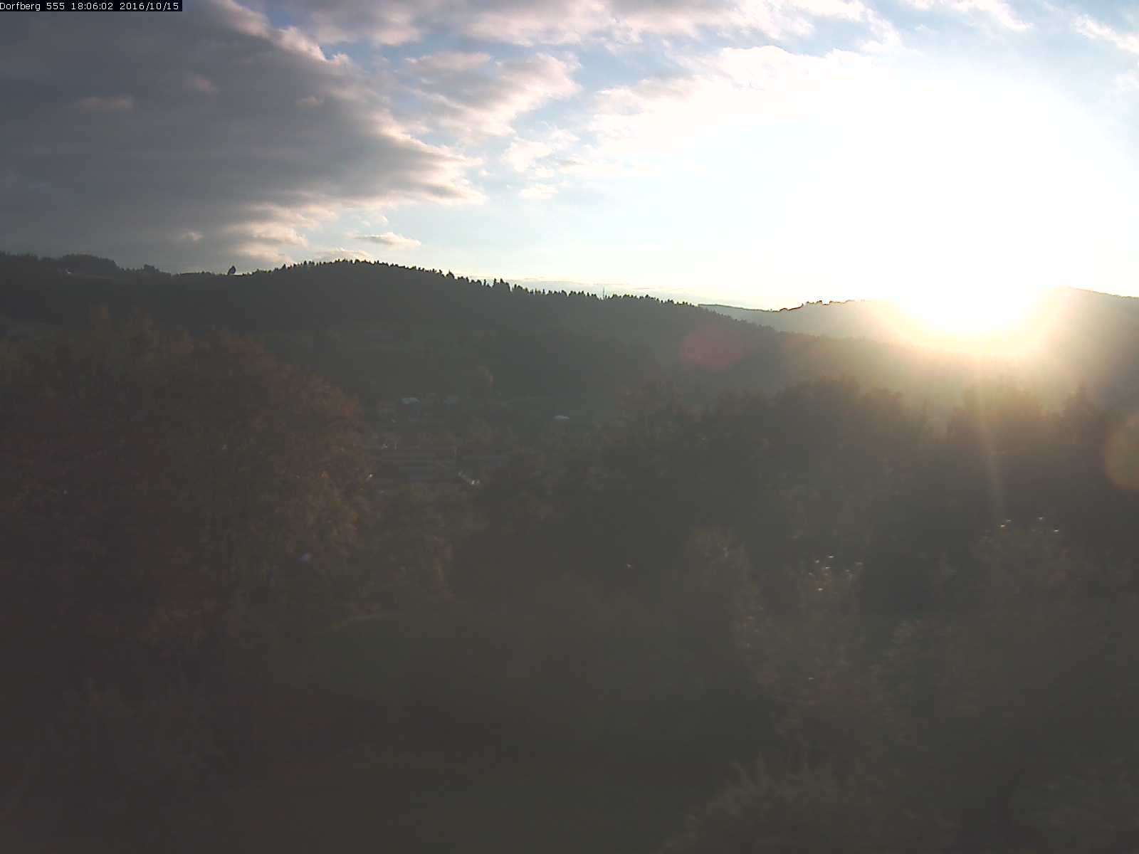 Webcam-Bild: Aussicht vom Dorfberg in Langnau 20161015-180601