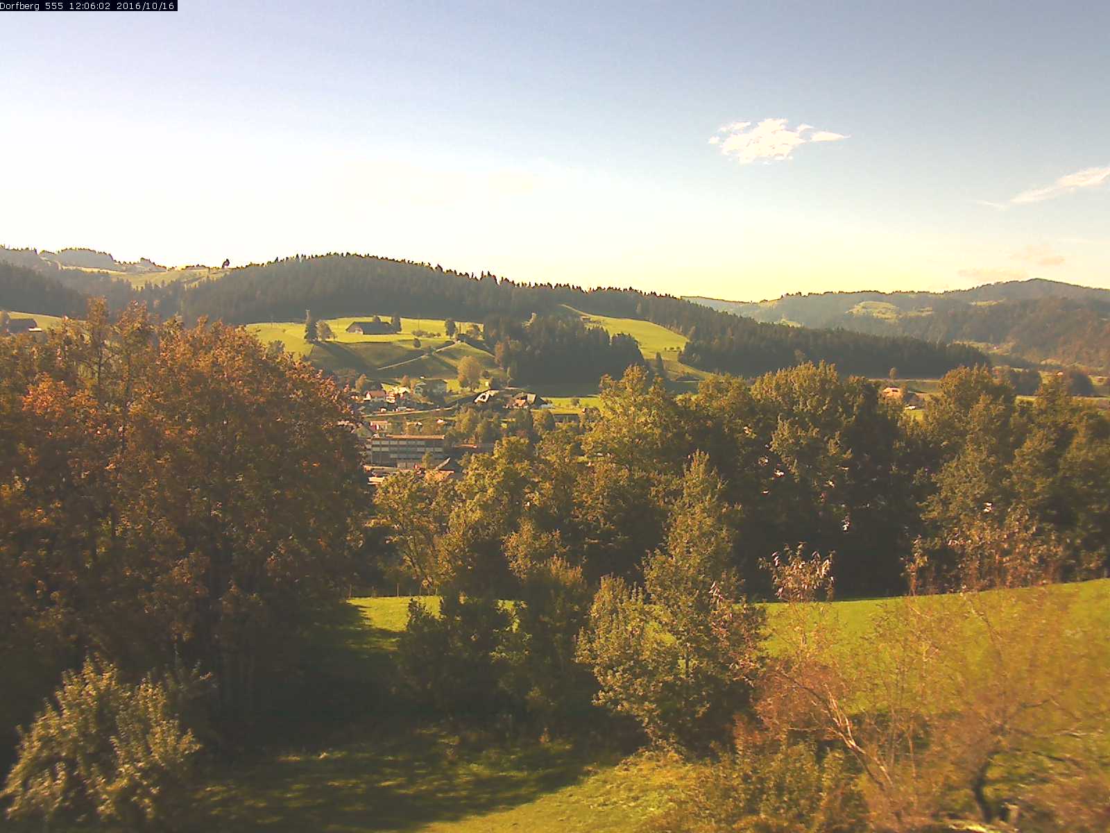 Webcam-Bild: Aussicht vom Dorfberg in Langnau 20161016-120601
