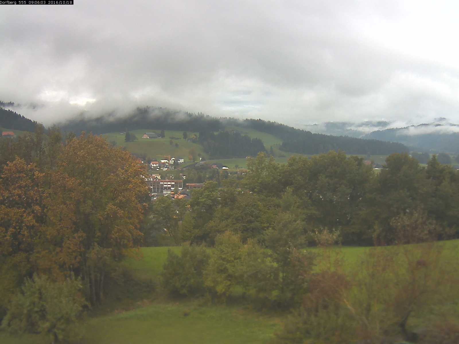 Webcam-Bild: Aussicht vom Dorfberg in Langnau 20161018-090602
