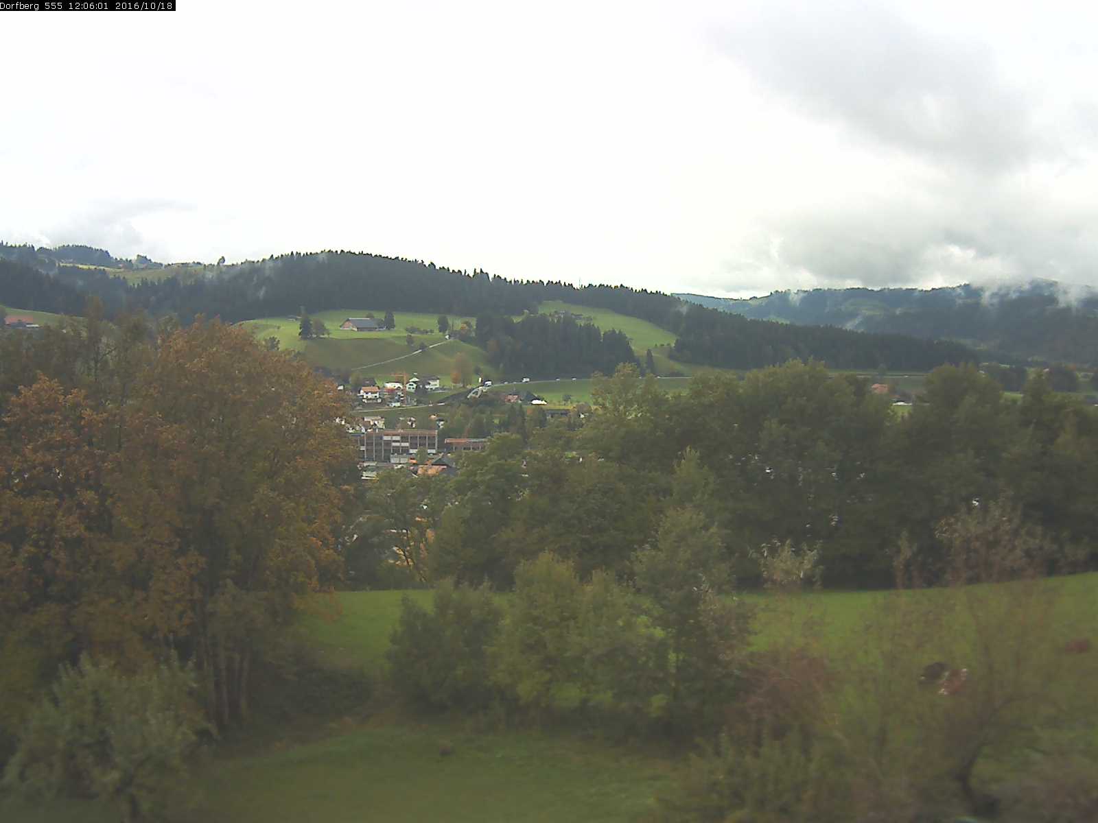 Webcam-Bild: Aussicht vom Dorfberg in Langnau 20161018-120601