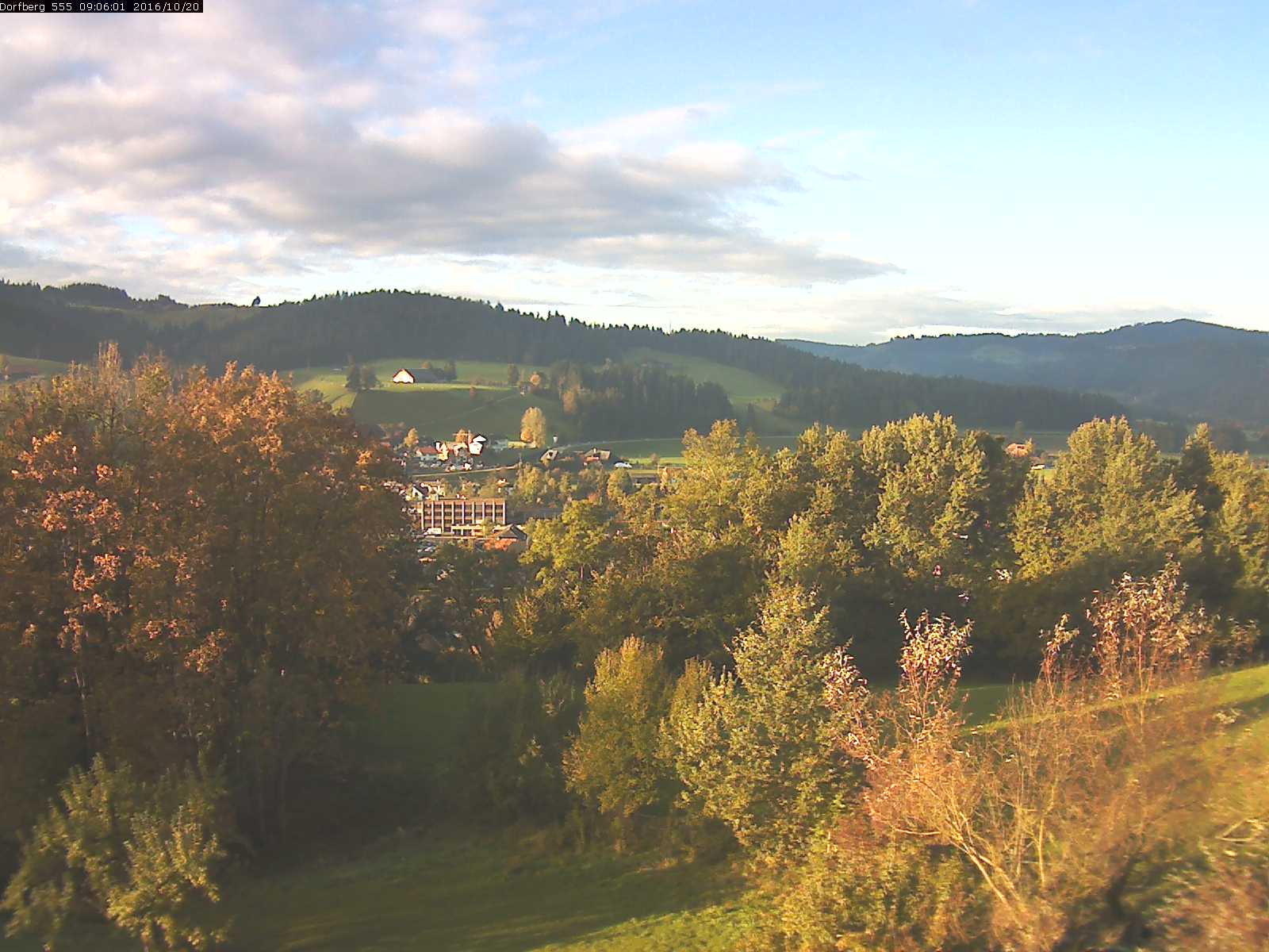 Webcam-Bild: Aussicht vom Dorfberg in Langnau 20161020-090601