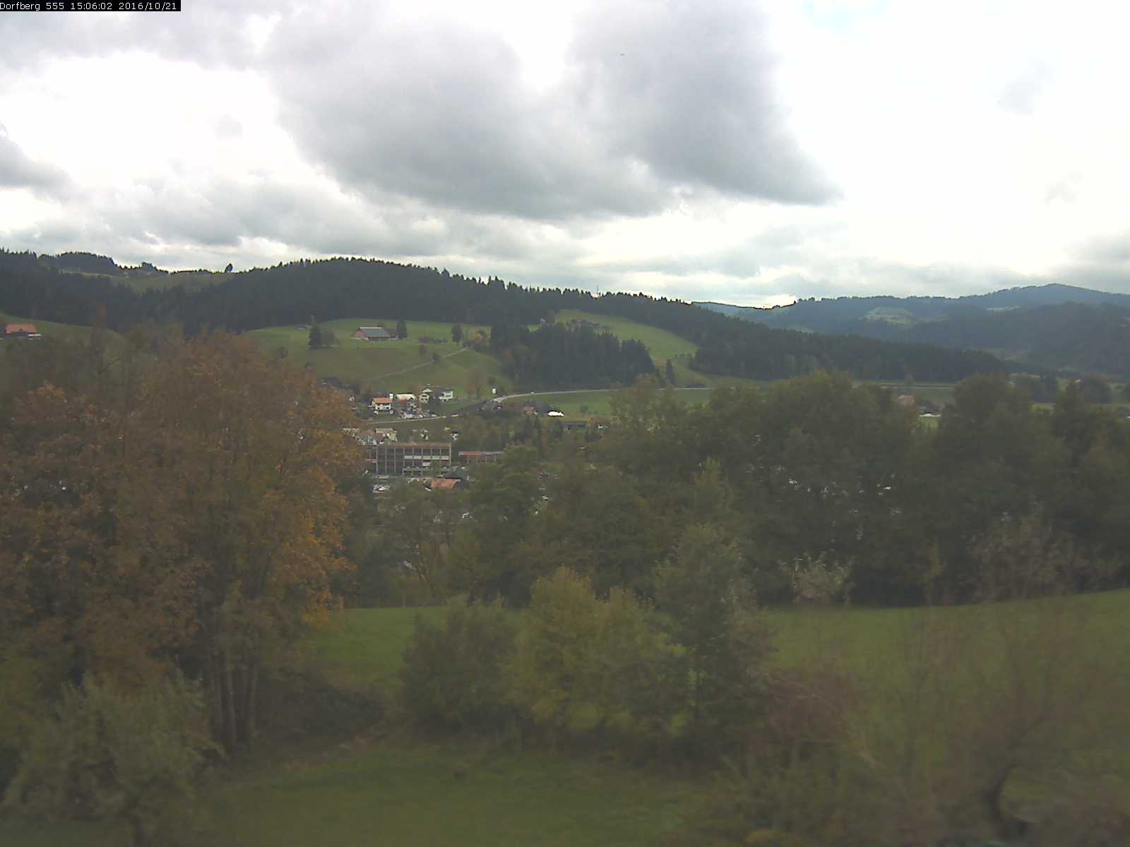 Webcam-Bild: Aussicht vom Dorfberg in Langnau 20161021-150601
