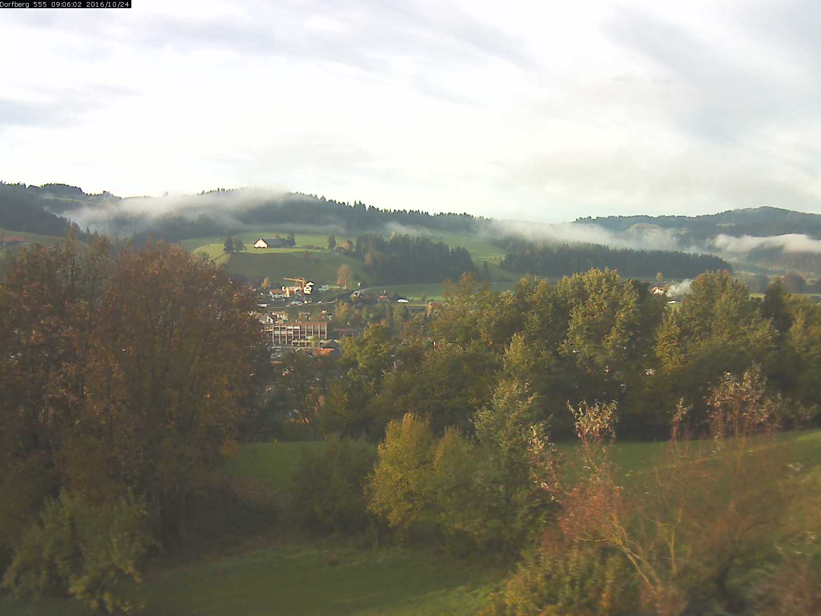 Webcam-Bild: Aussicht vom Dorfberg in Langnau 20161024-090601