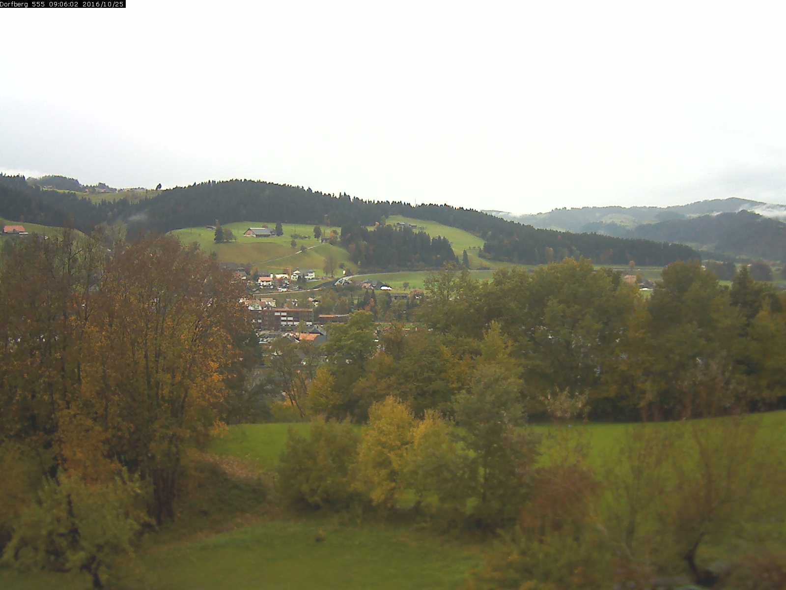 Webcam-Bild: Aussicht vom Dorfberg in Langnau 20161025-090601