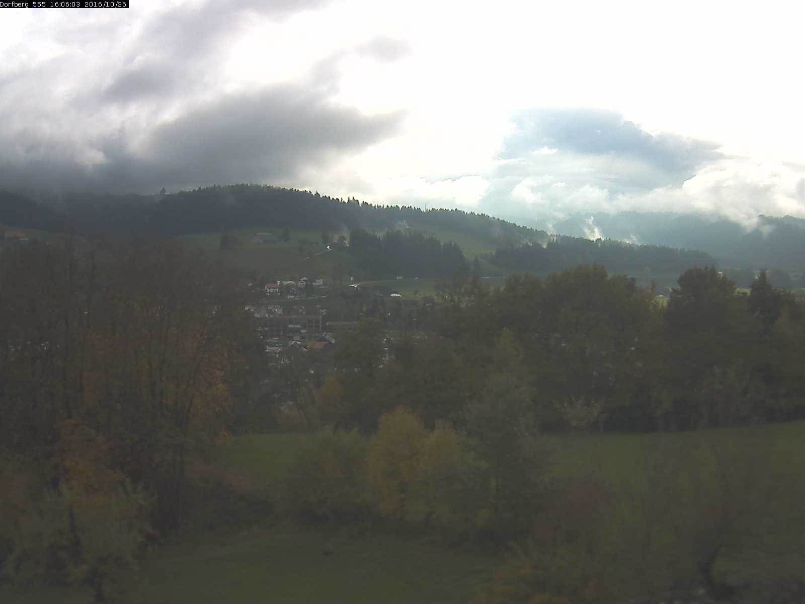 Webcam-Bild: Aussicht vom Dorfberg in Langnau 20161026-160601