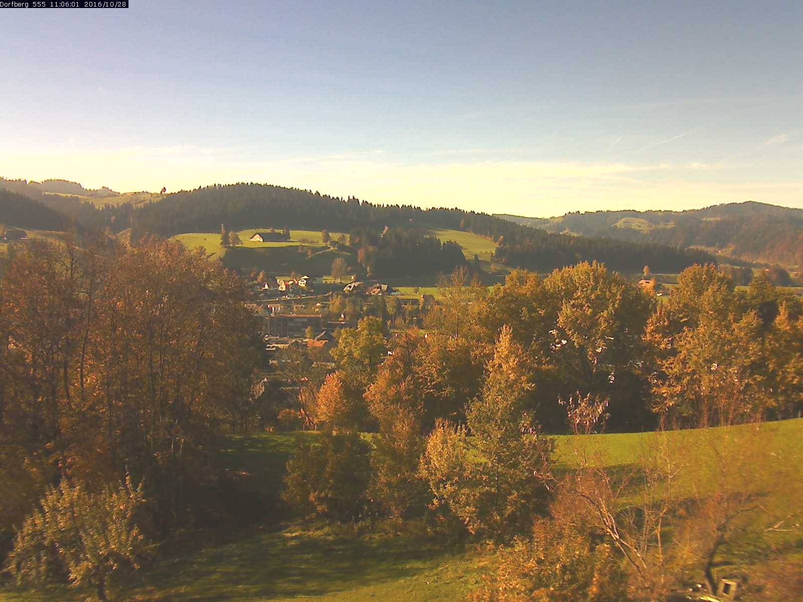 Webcam-Bild: Aussicht vom Dorfberg in Langnau 20161028-110601