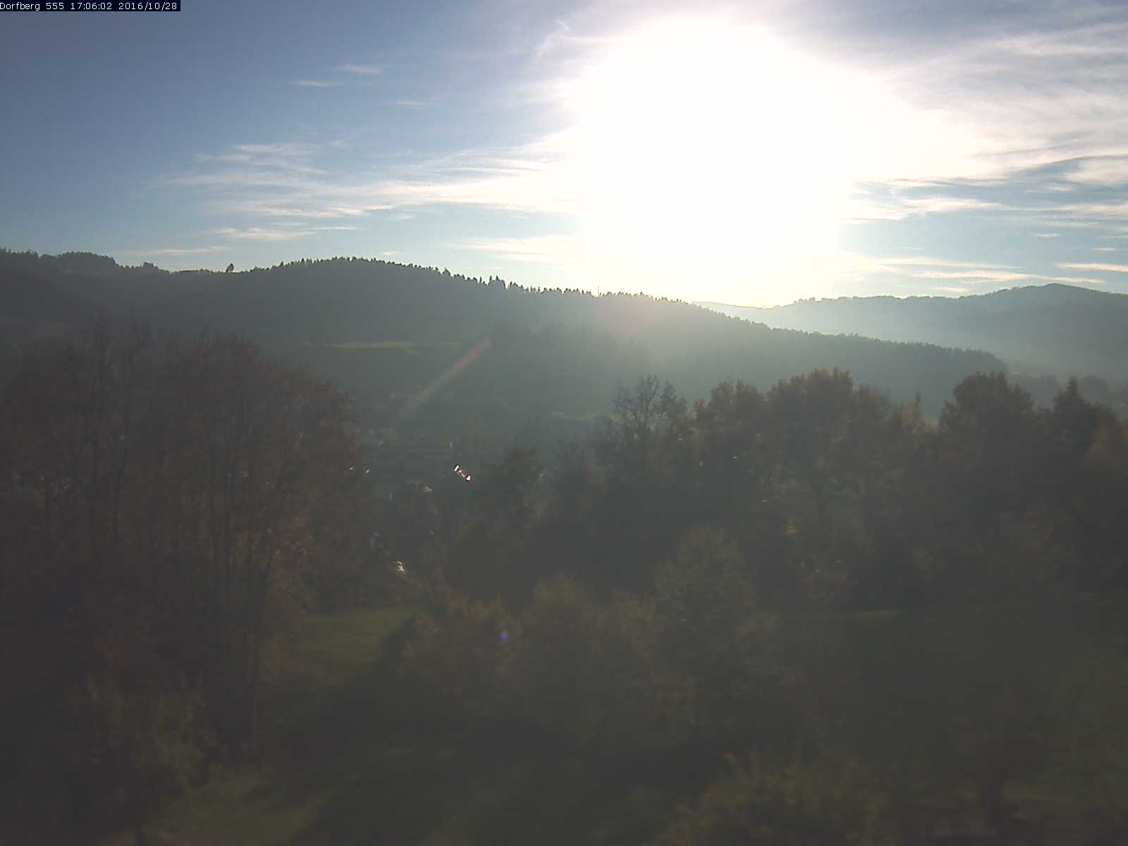 Webcam-Bild: Aussicht vom Dorfberg in Langnau 20161028-170601
