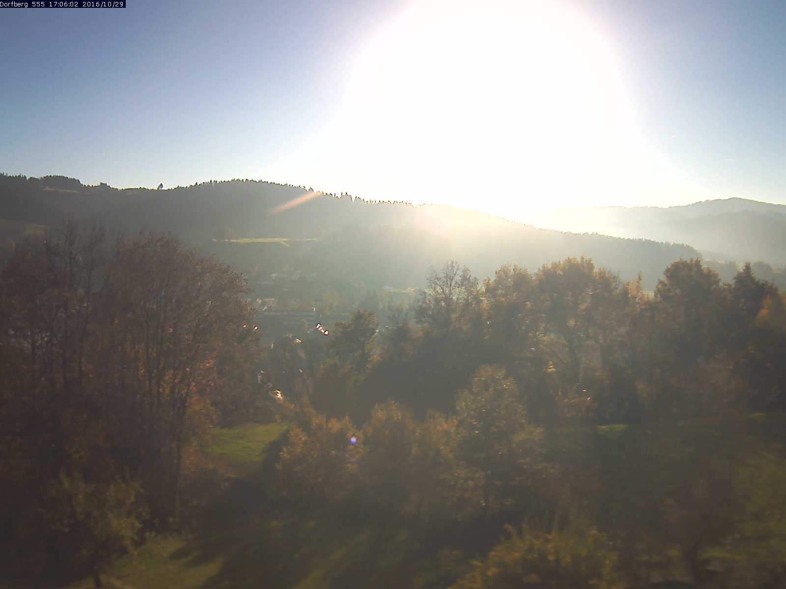 Webcam-Bild: Aussicht vom Dorfberg in Langnau 20161029-170601