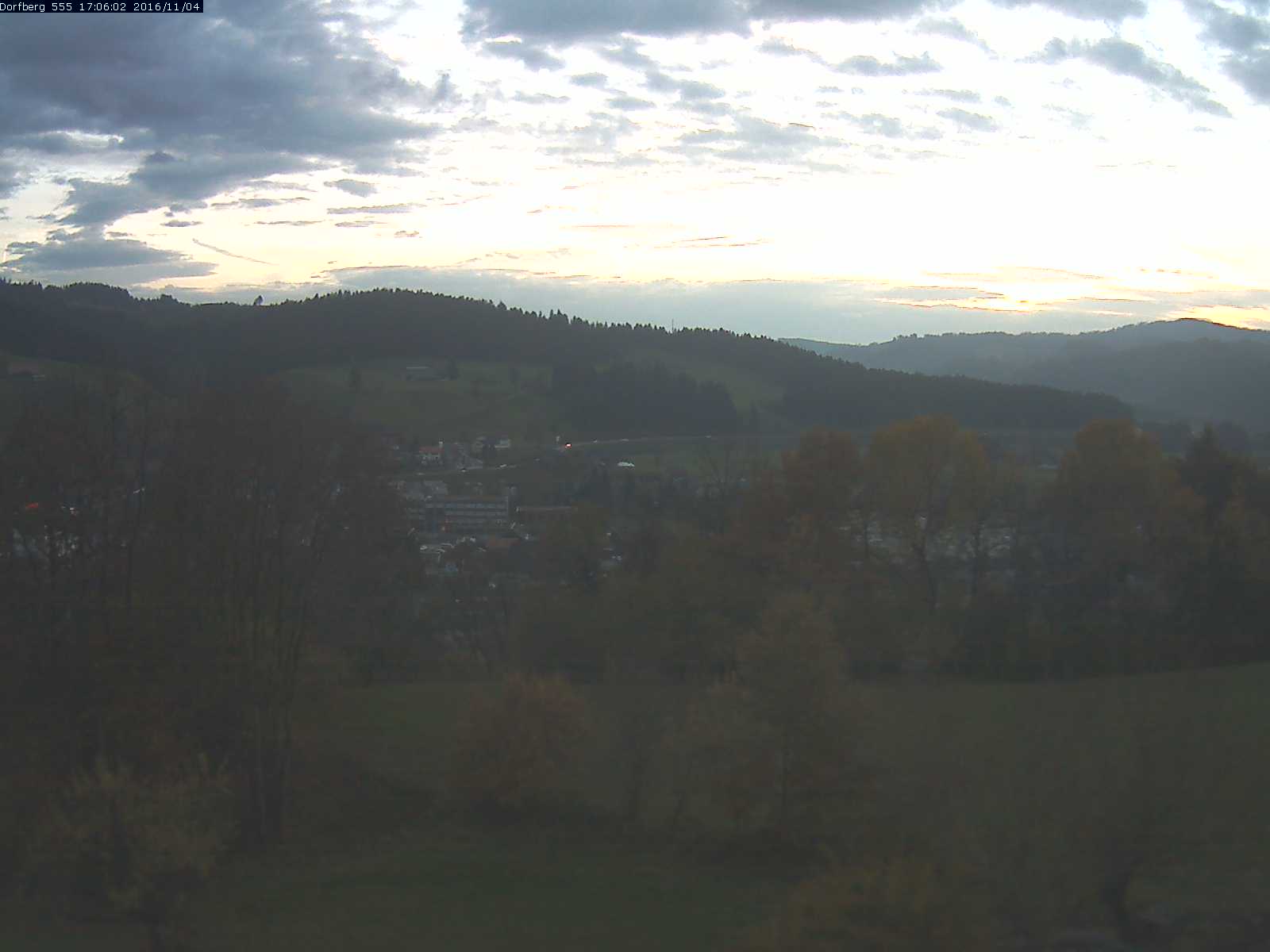 Webcam-Bild: Aussicht vom Dorfberg in Langnau 20161104-170601