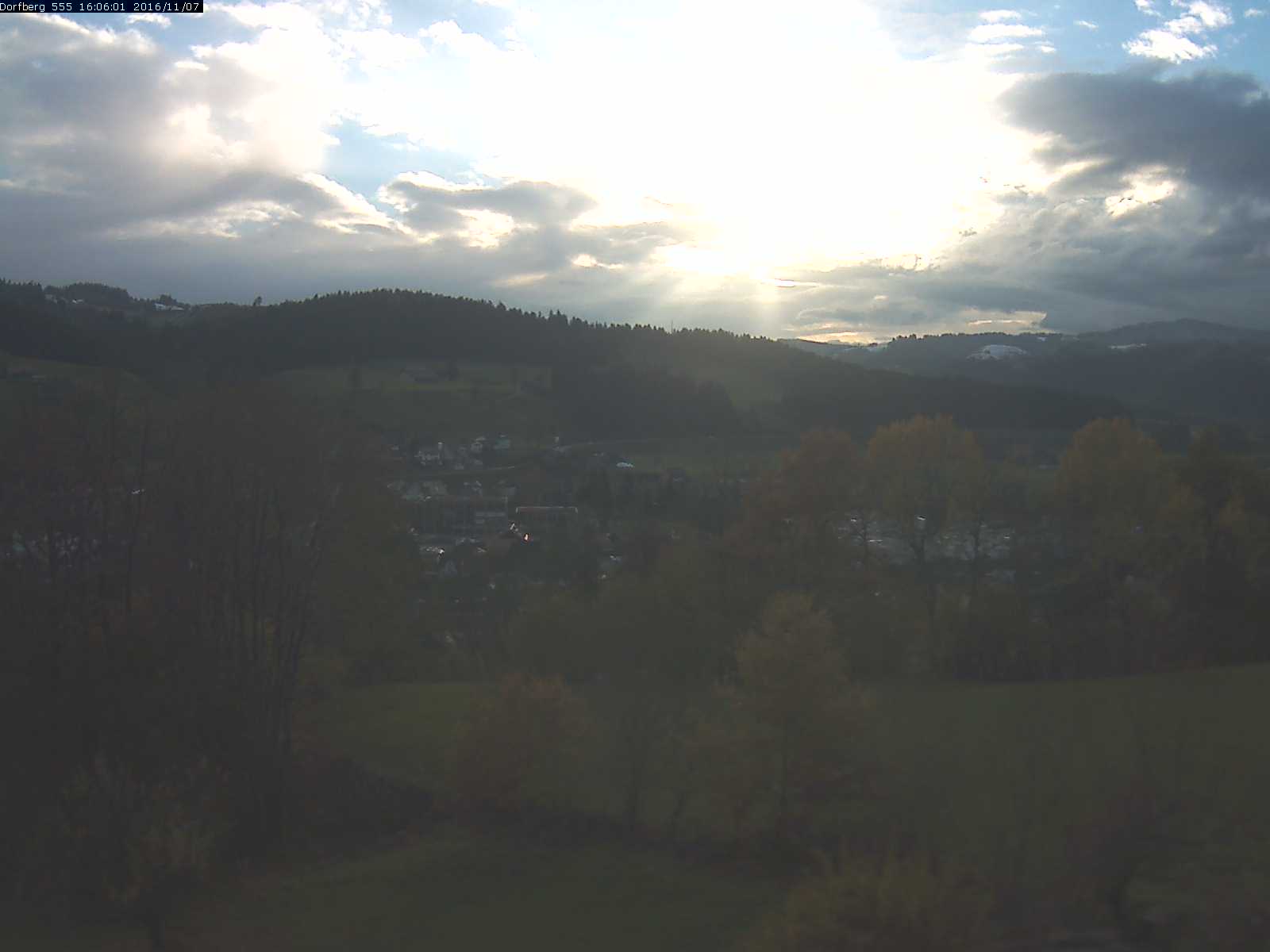 Webcam-Bild: Aussicht vom Dorfberg in Langnau 20161107-160601