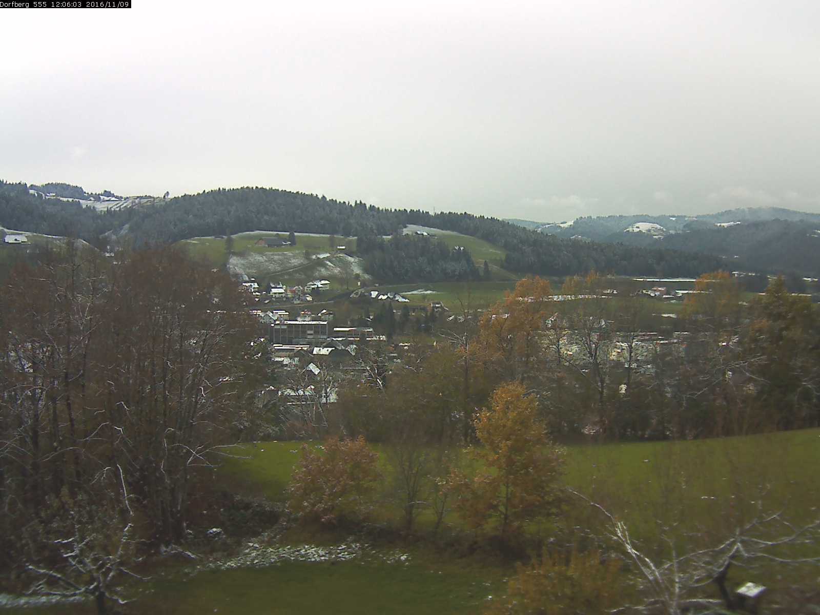 Webcam-Bild: Aussicht vom Dorfberg in Langnau 20161109-120601