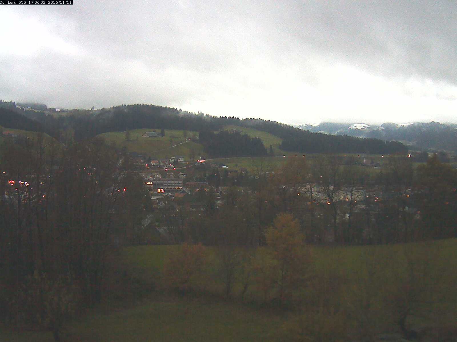 Webcam-Bild: Aussicht vom Dorfberg in Langnau 20161111-170601