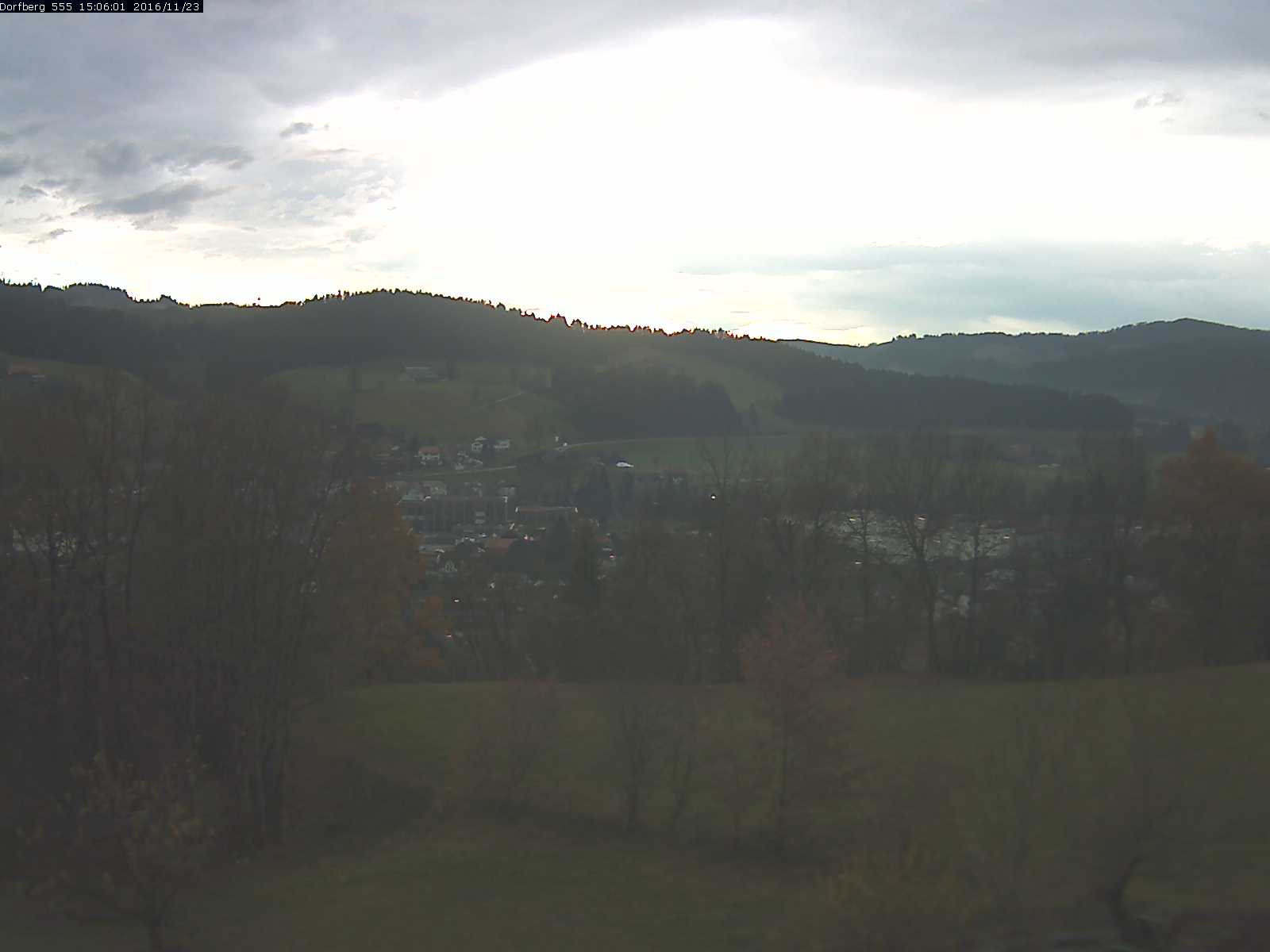 Webcam-Bild: Aussicht vom Dorfberg in Langnau 20161123-150601