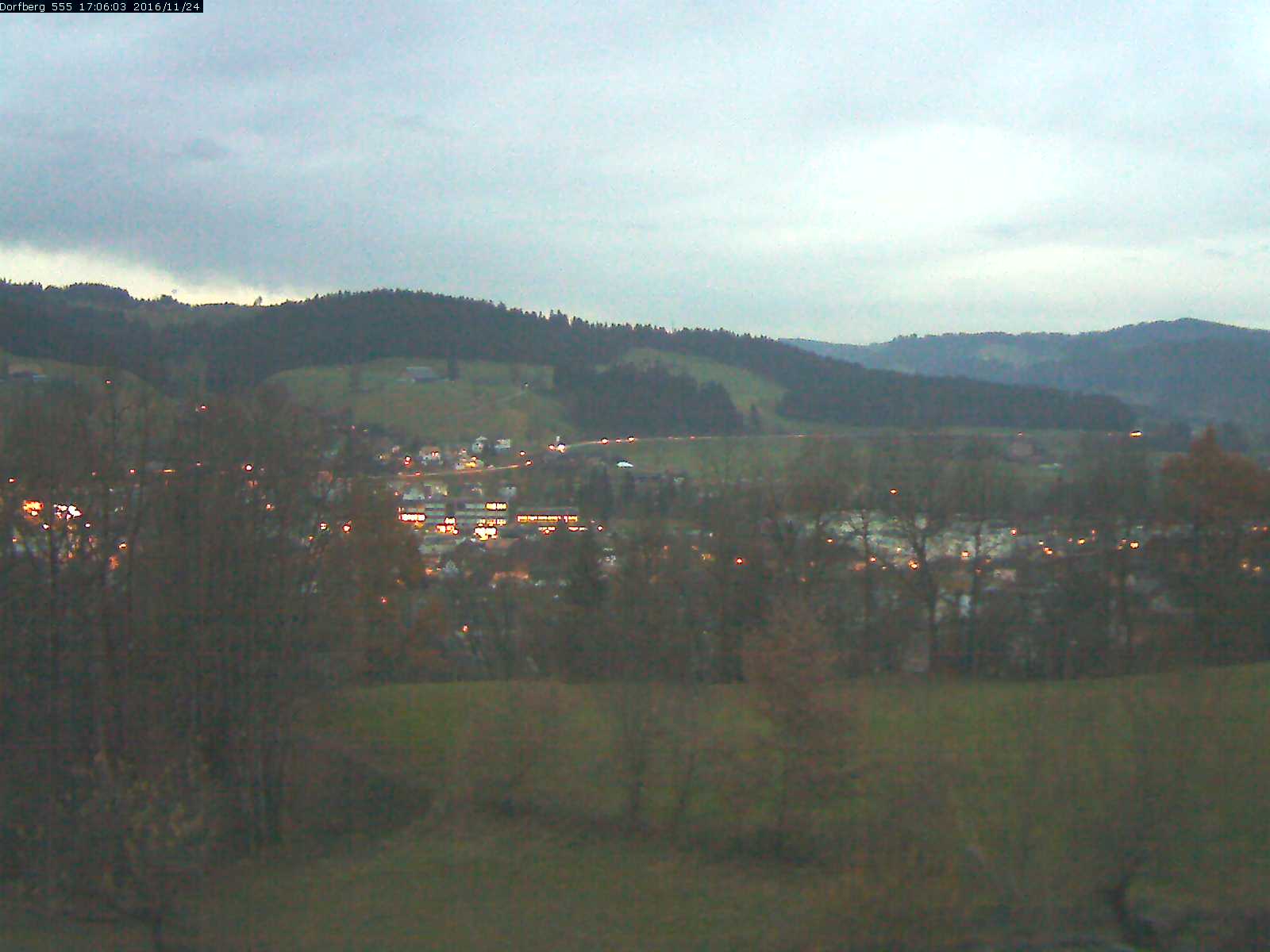 Webcam-Bild: Aussicht vom Dorfberg in Langnau 20161124-170601
