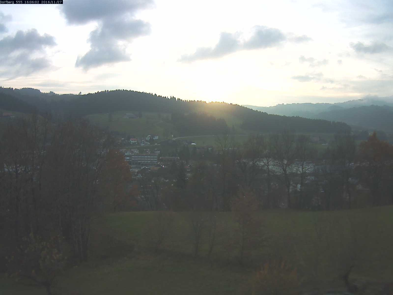Webcam-Bild: Aussicht vom Dorfberg in Langnau 20161127-160601