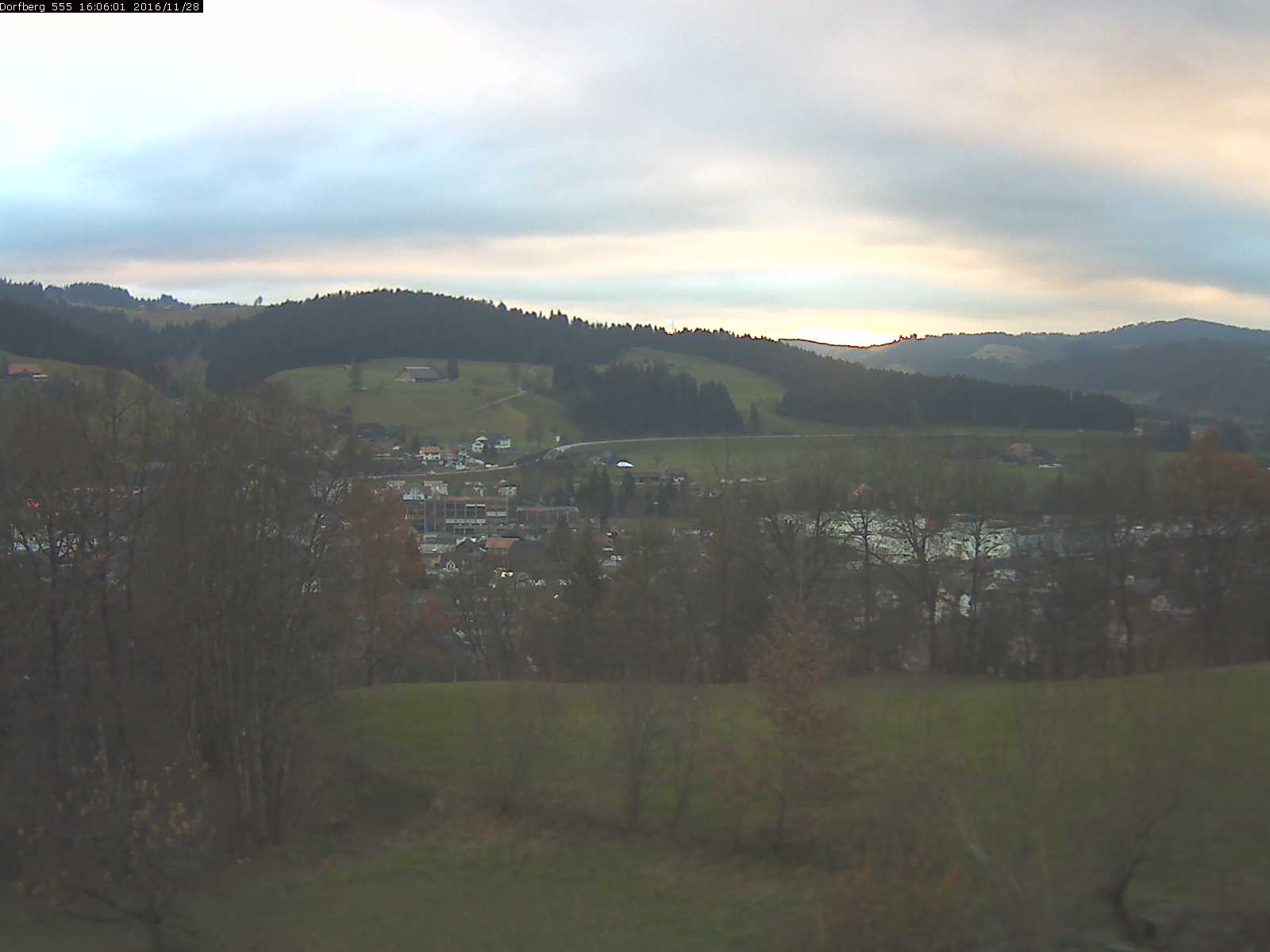 Webcam-Bild: Aussicht vom Dorfberg in Langnau 20161128-160601