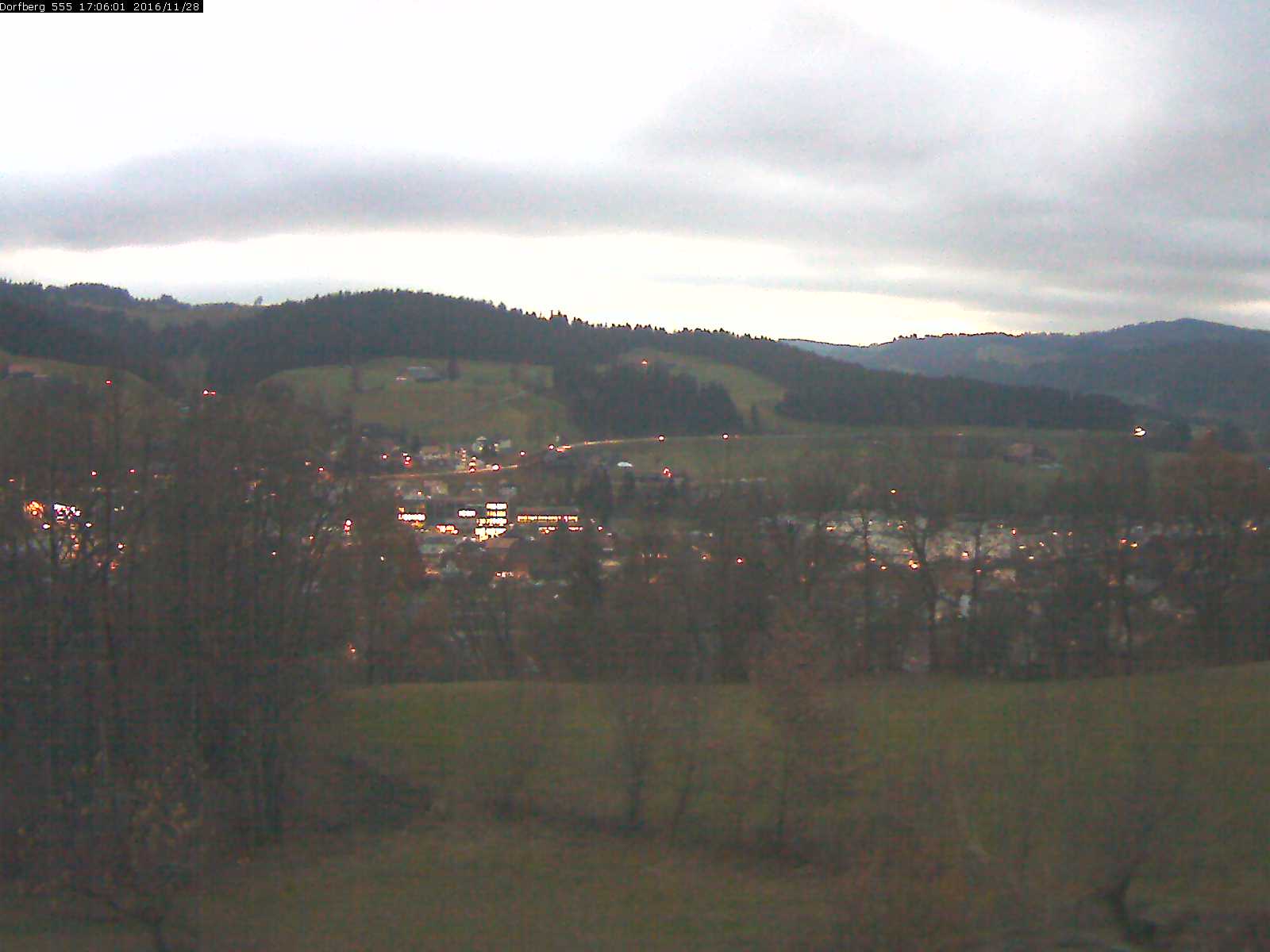 Webcam-Bild: Aussicht vom Dorfberg in Langnau 20161128-170601